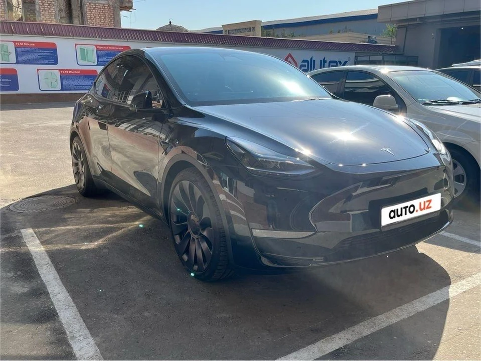 Tesla Model Y I