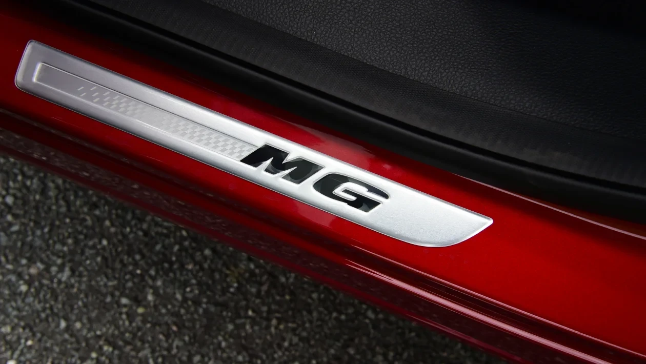 MG HS I
