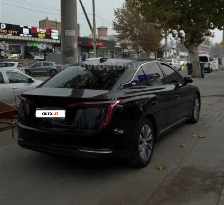 Hongqi E-QM5 I