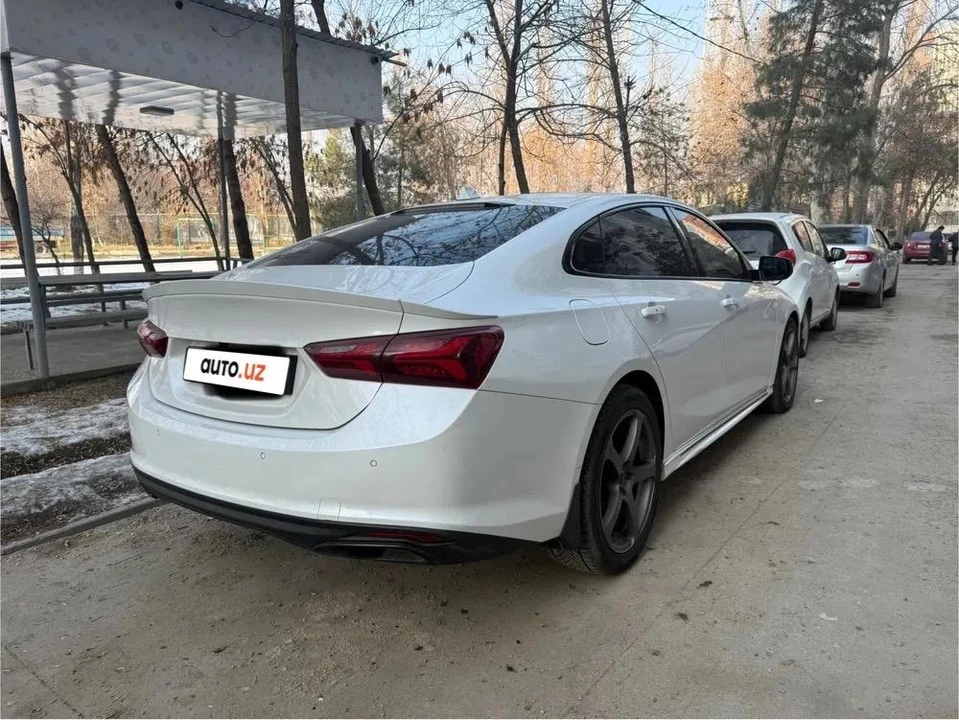 Chevrolet Malibu IX