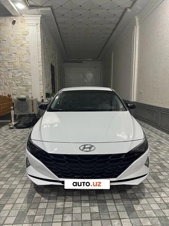 Hyundai Elantra VII  (CN7)
