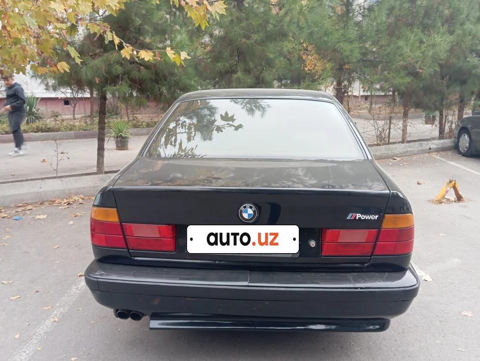 BMW 5 серии III