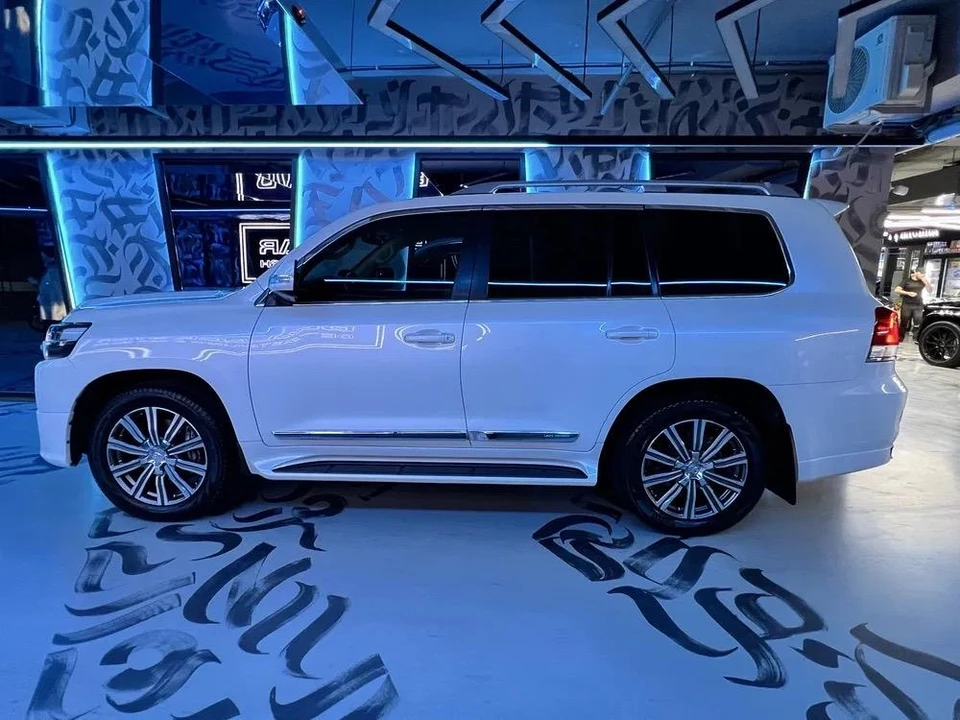 Toyota Land Cruiser 200 Seriyasi Restayling 2