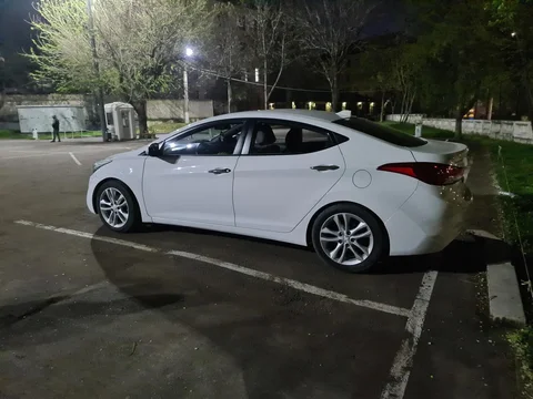 Hyundai Avante V