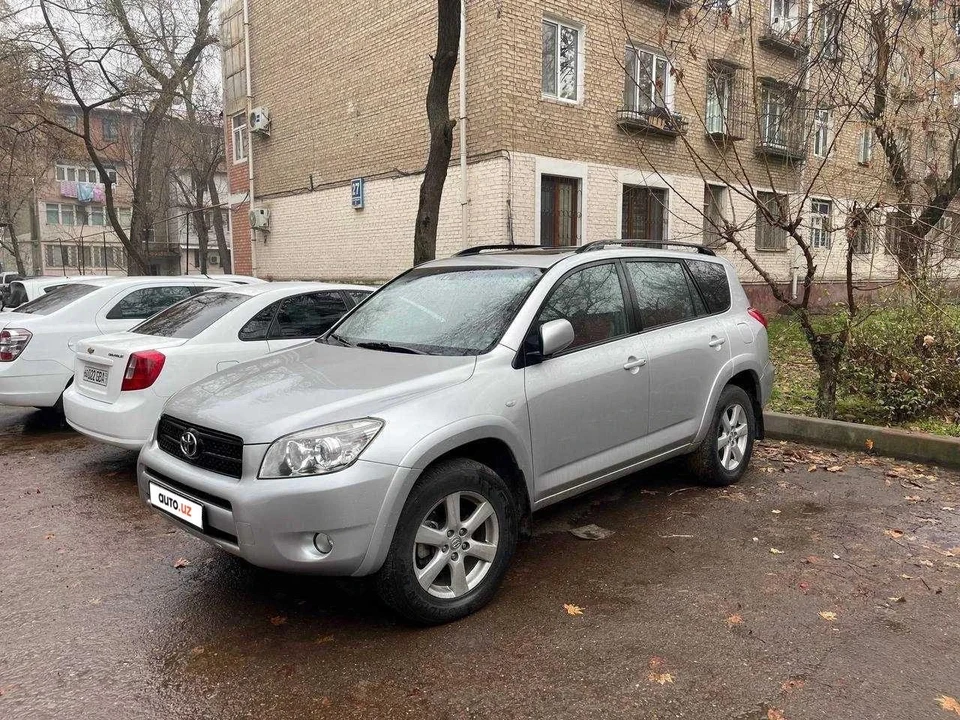 Toyota RAV4 III (XA30)