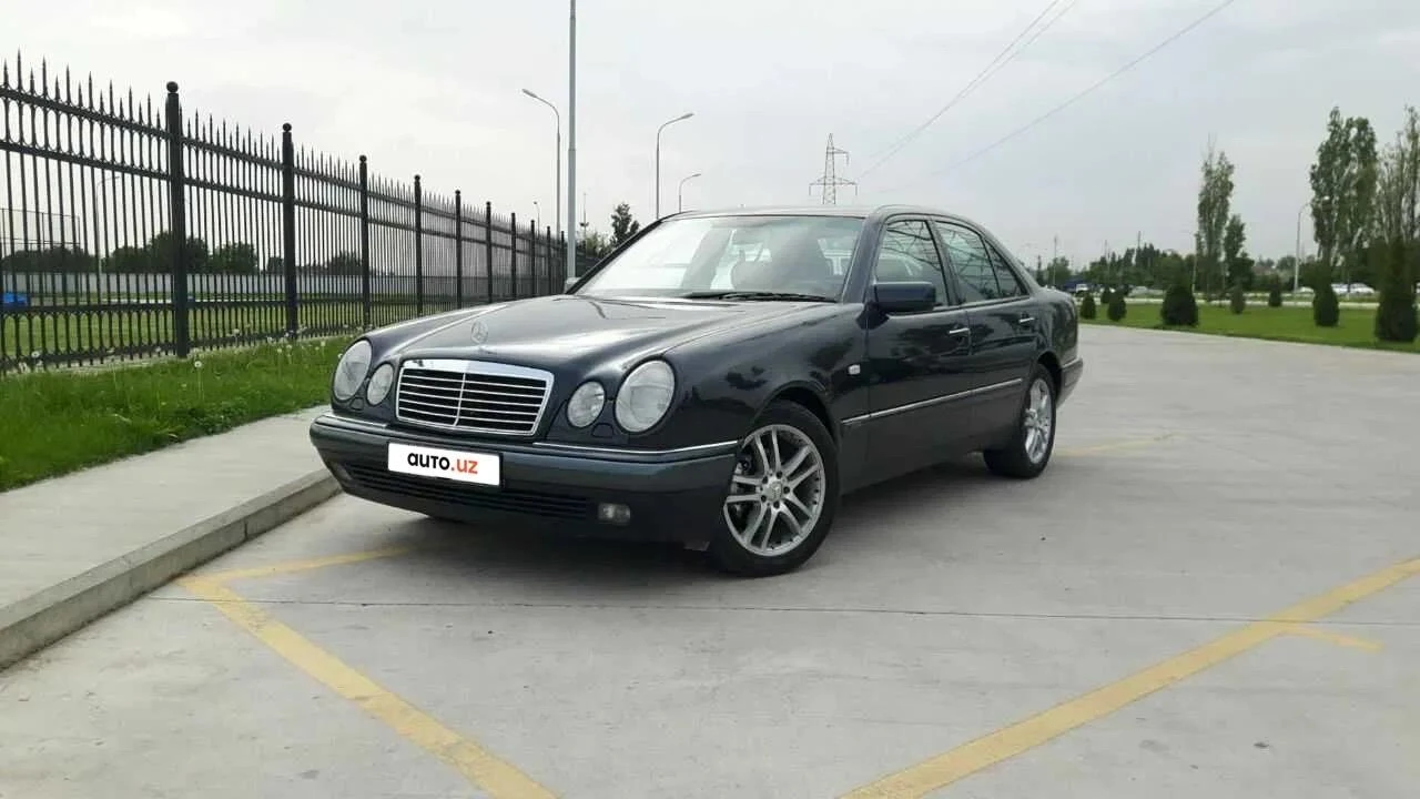 Mercedes-Benz E-class II W210